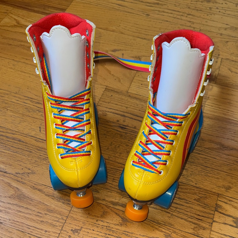 Moxi Rainbow Rider Sunshine yellow